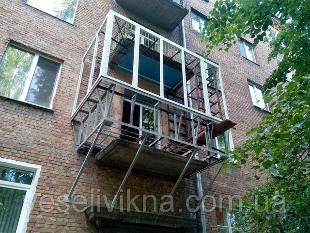 Балкон с выносом лучано